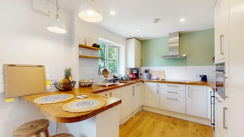 Modern Apartment Hawarden Hill, Dollis Hill